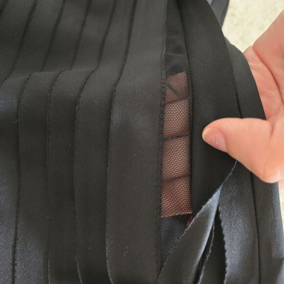 JS Collections Lord and Taylor Black Satin Ruffled Pencil Skirt Size 6 - Picture 7 of 10